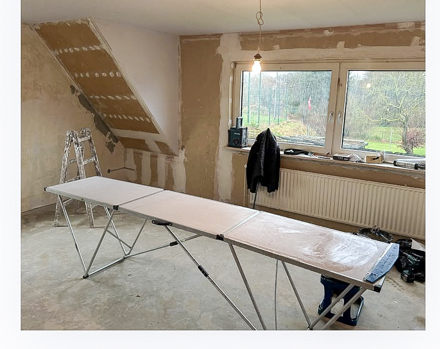 Raum während der Trockenbauarbeiten